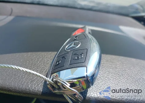 2013 Mercedes-Benz C 300 Luxury 4Matic/Sport 4Matic из США, поврежденный, VIN WDDGF8AB7DR278526